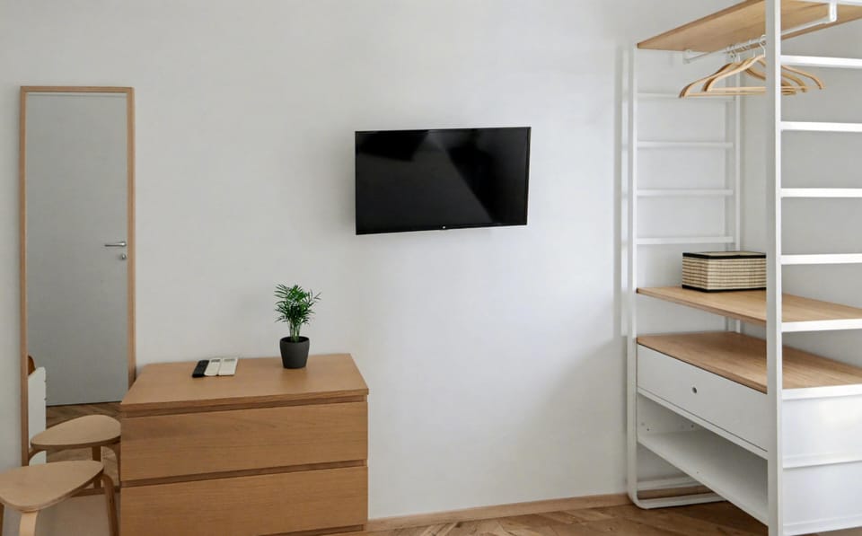 Classic Suite, Balcony | Soundproofing, iron/ironing board, free WiFi