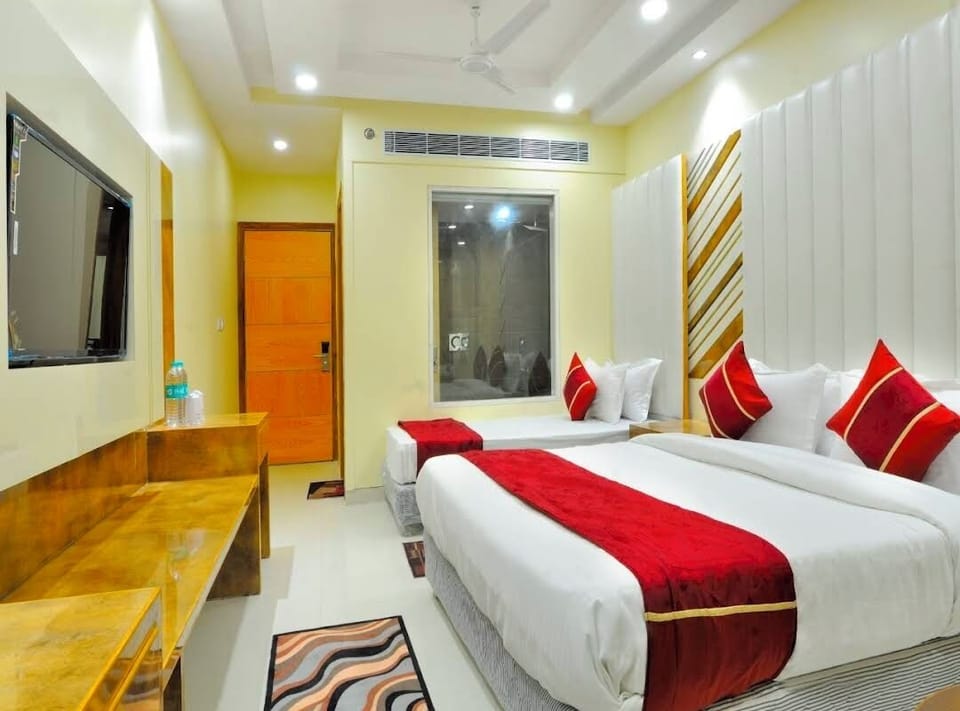 Double or Twin Room, Balcony, City View | Free WiFi
