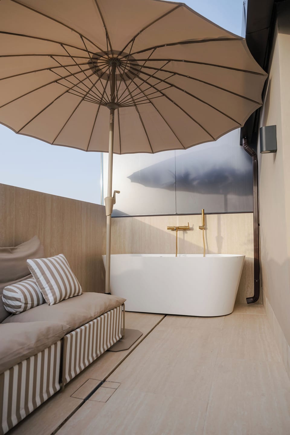 Private spa tub