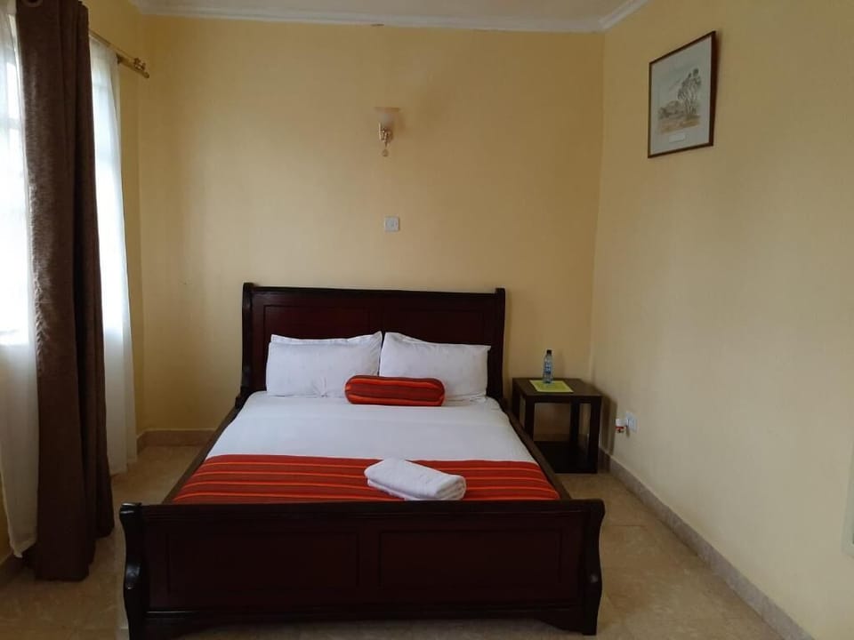 Standard Single Room | Free WiFi, bed sheets