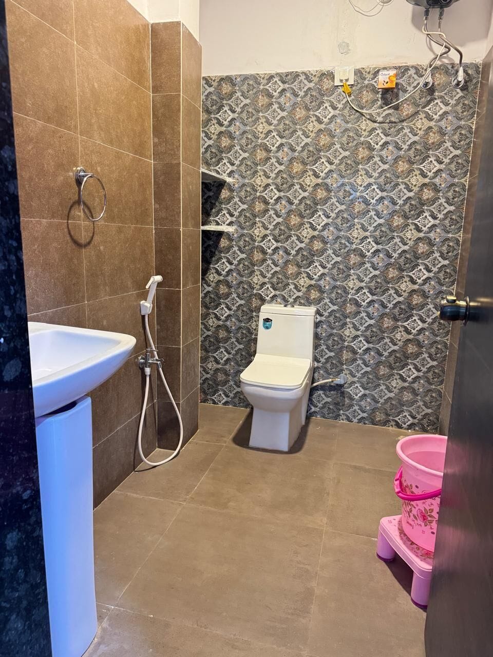 Shower, towels, soap