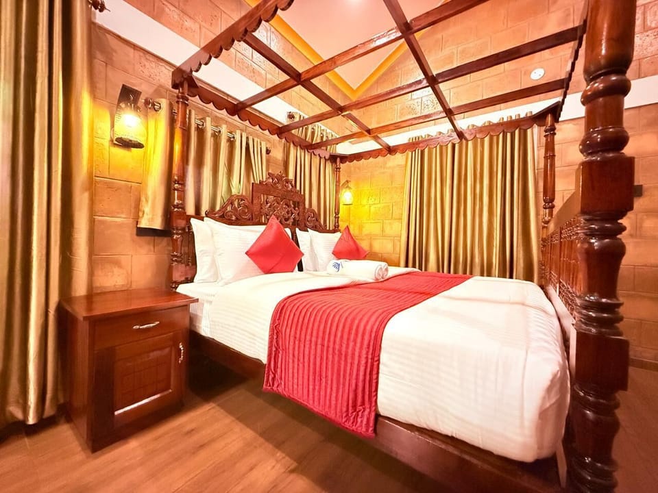 Deluxe Double Room, Balcony | Desk, free WiFi