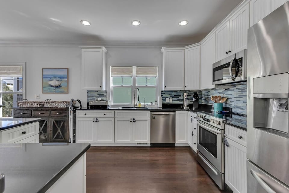 Palm Tree Palace-Kitchen