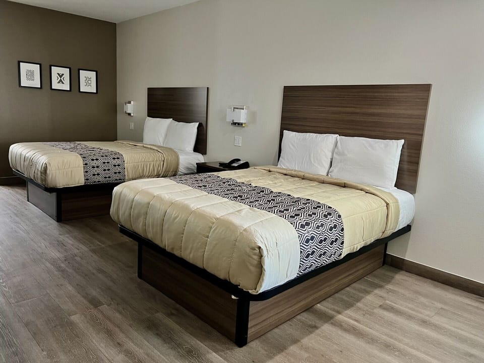 Standard Double Room | Desk, laptop workspace, blackout drapes, iron/ironing board