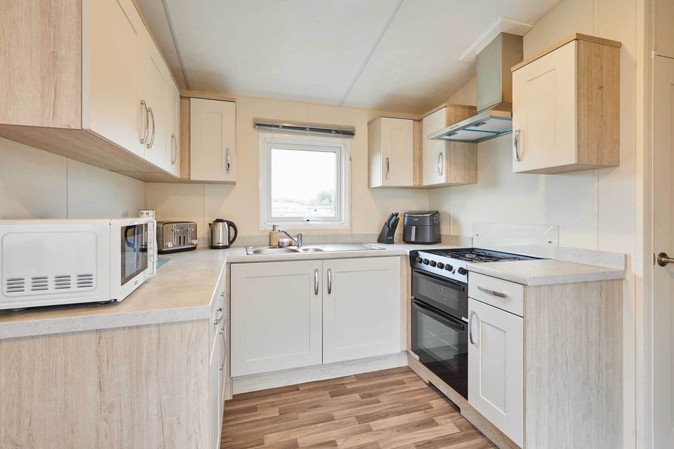 Deer View Lodge, Pickering - Host & Stay