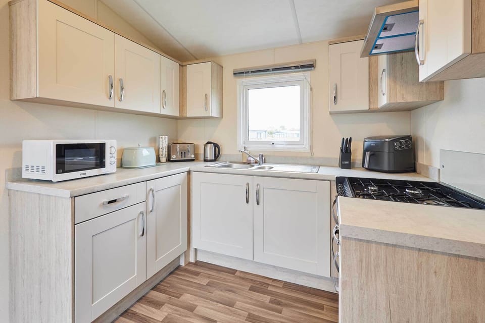 Deer View Lodge, Pickering - Host & Stay