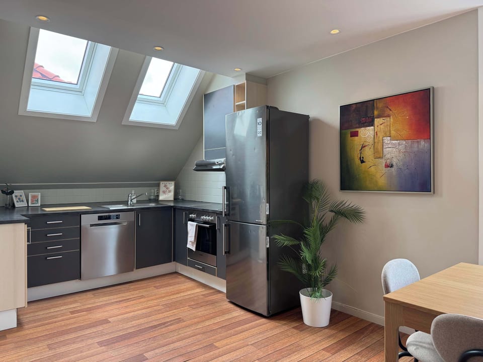 Fully featured kitchen