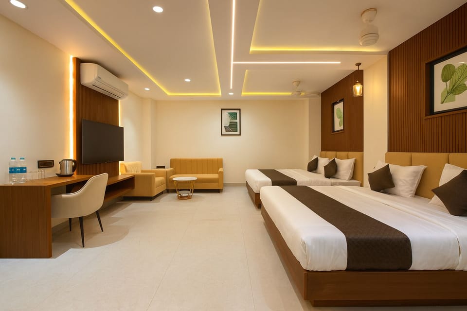 Family Suite | Laptop workspace, WiFi (free), bed sheets