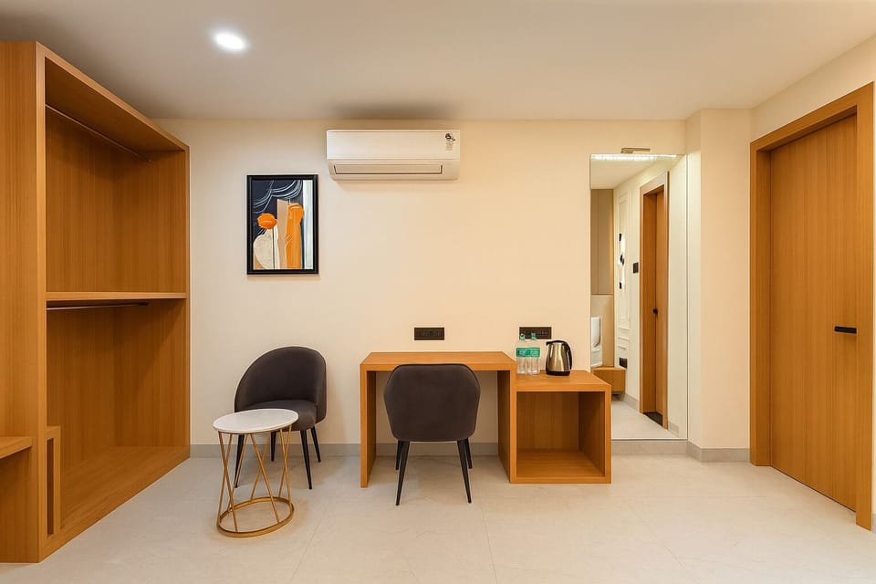 Premier Room | Laptop workspace, WiFi (free), bed sheets