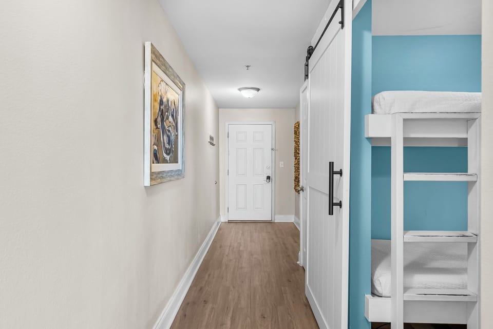 23-web-or-mls-9902 S Thomas Dr 1314-2