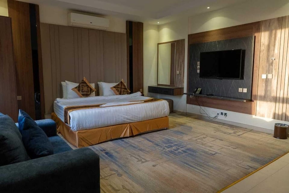 In-room safe, blackout drapes, soundproofing, iron/ironing board