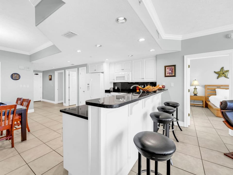 Condo, Multiple Beds (Treasure Island 1102) | Dining