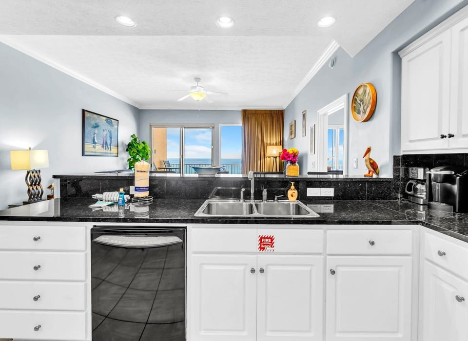 Condo, Multiple Beds (Treasure Island 511) | Private kitchen | Oven, toaster
