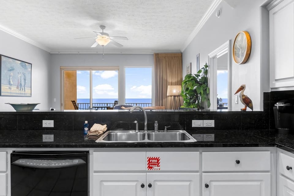 Condo, Multiple Beds (Treasure Island 511) | Private kitchen | Oven, toaster