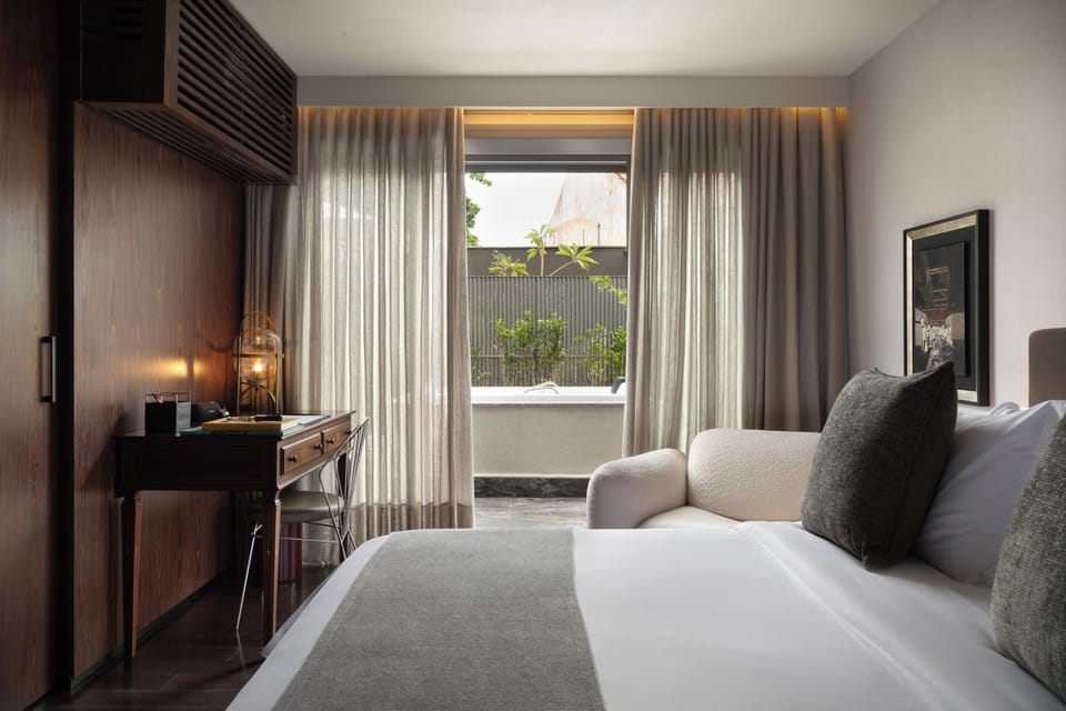 Luxury Room, Garden View | Premium bedding, free minibar, in-room safe, desk