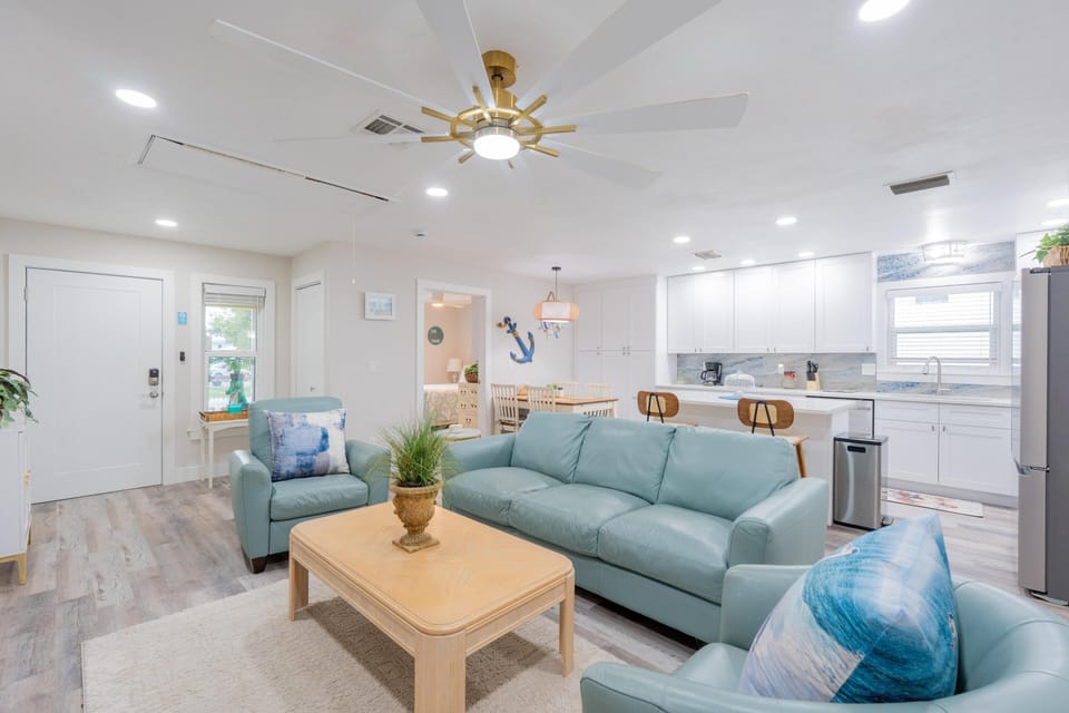 House, Multiple Beds (Beach Haven North and South) | Living area