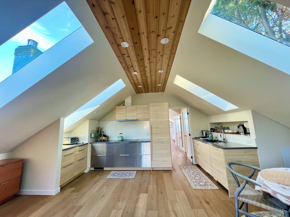 Full kitchen