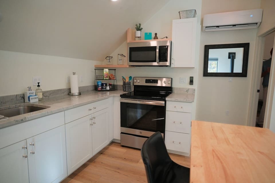 Apartment Kitchen 5