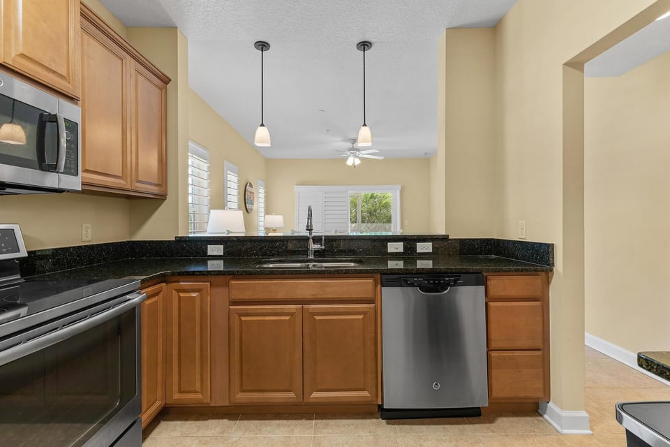 Condo, Multiple Beds (Bouchelle Island 125) | Private kitchen | Oven, toaster