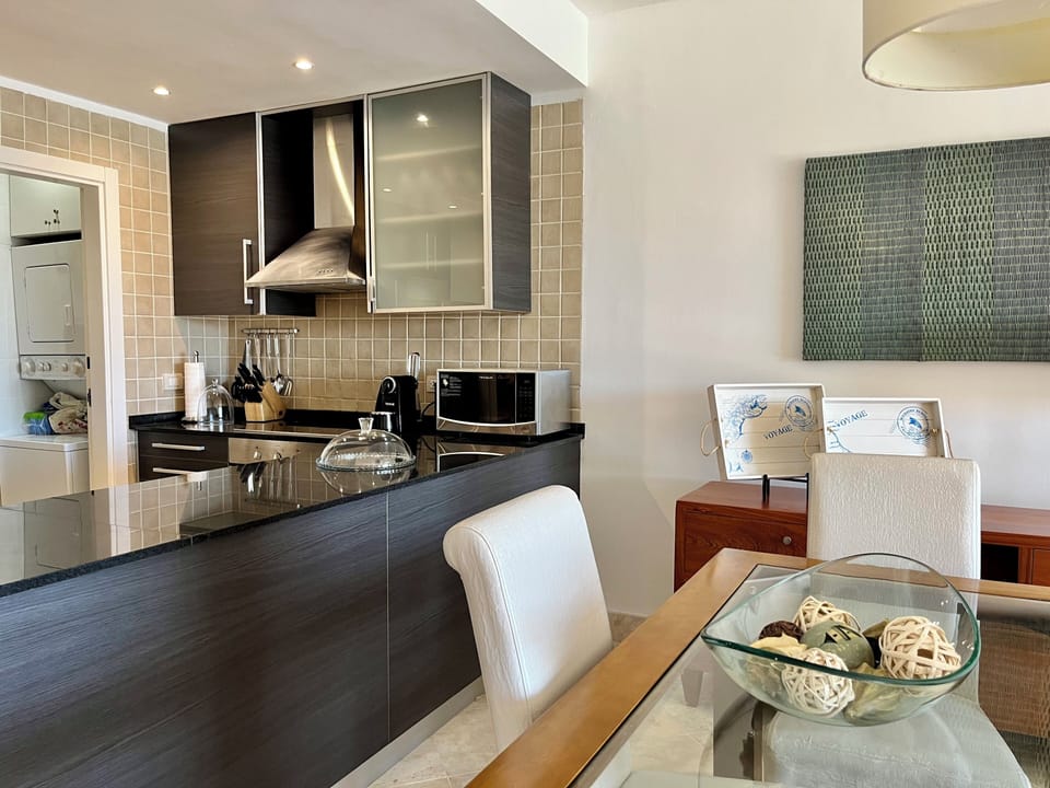 Apartment, 2 Bedrooms, Oceanfront | Living area