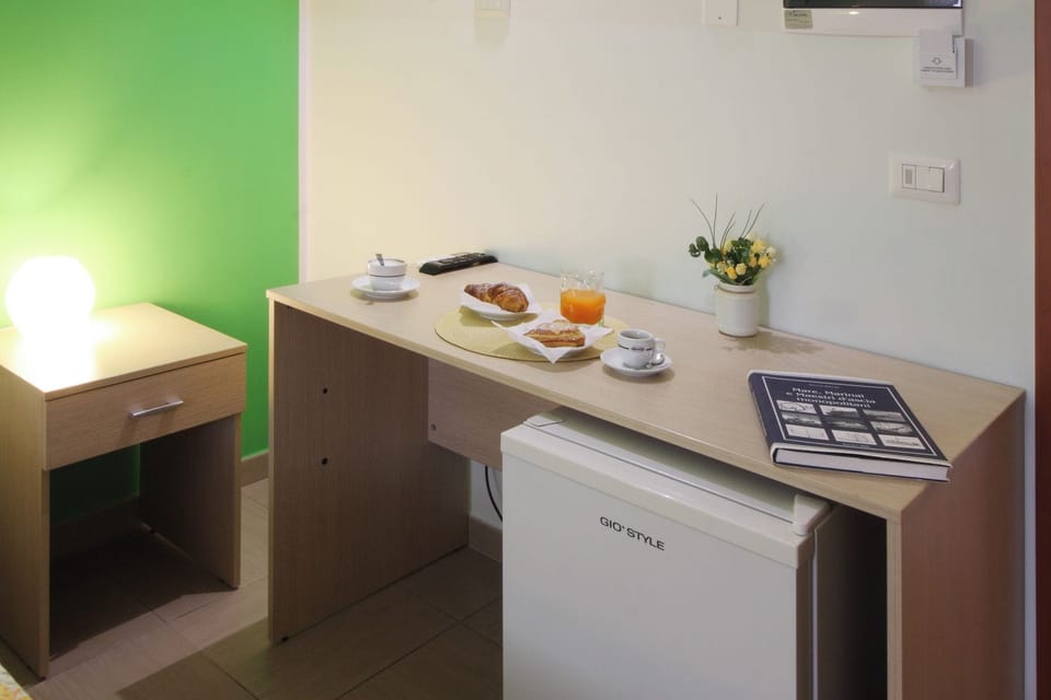 Double Room, Balcony | Desk, laptop workspace, WiFi (free)