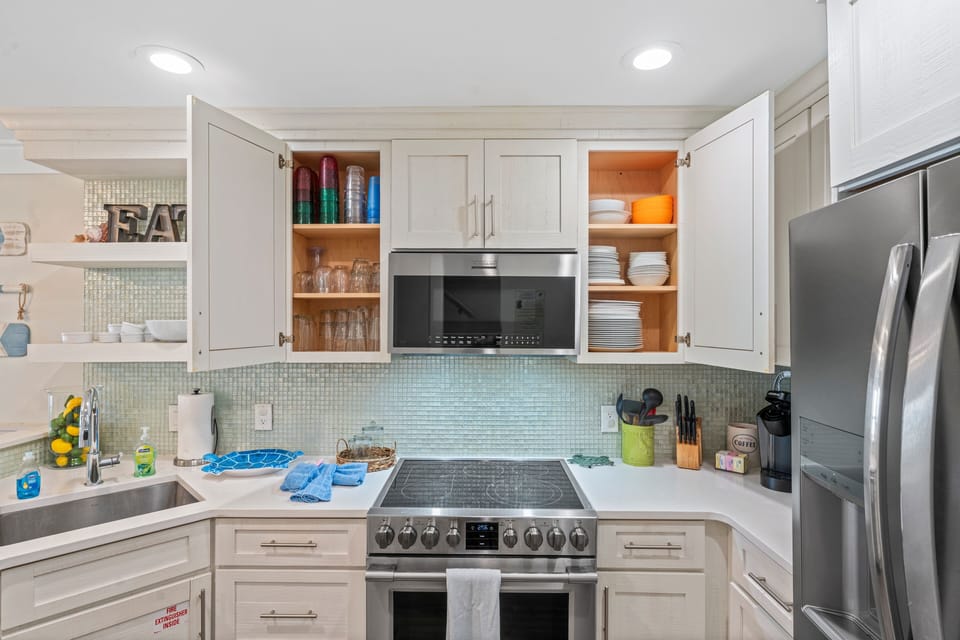Plenty of dishes so you can spend more time on the sand and less at the sink.