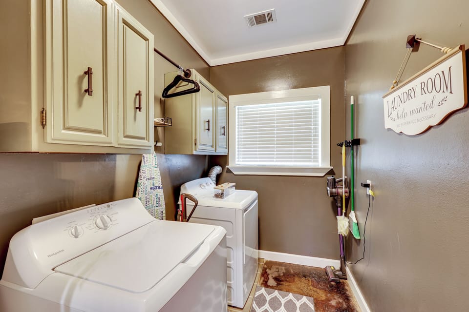 Laundry Room | Washer/Dryer