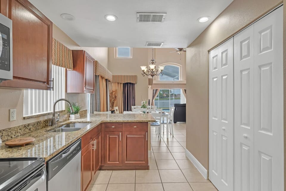 Kitchen | Breakfast Bar Seating | Open Layout with Dining Area