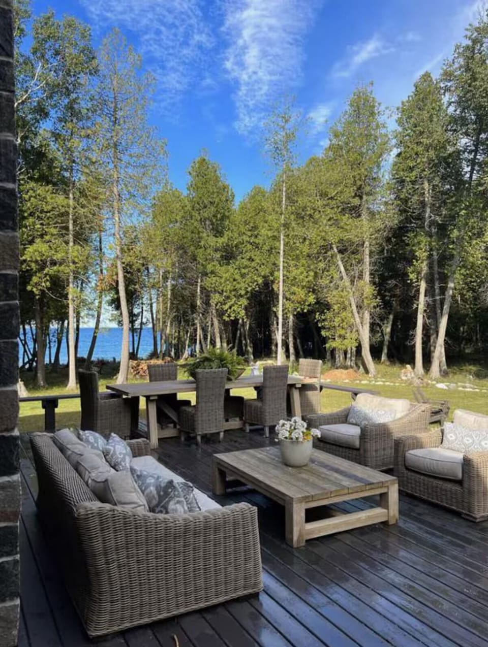 Outdoor dining
