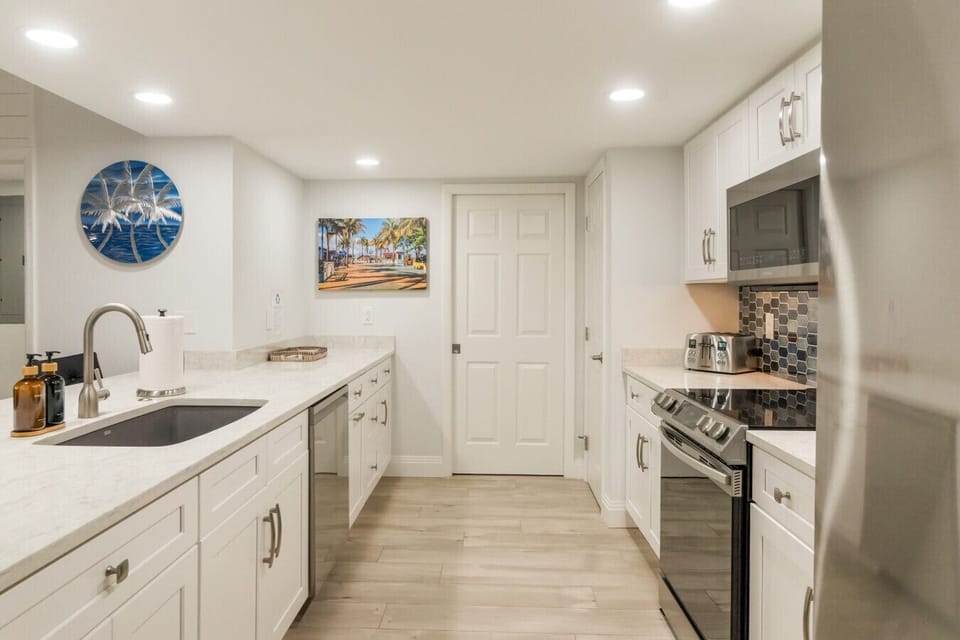 Bright, airy, and ready for everything from smoothies to seafood feasts.