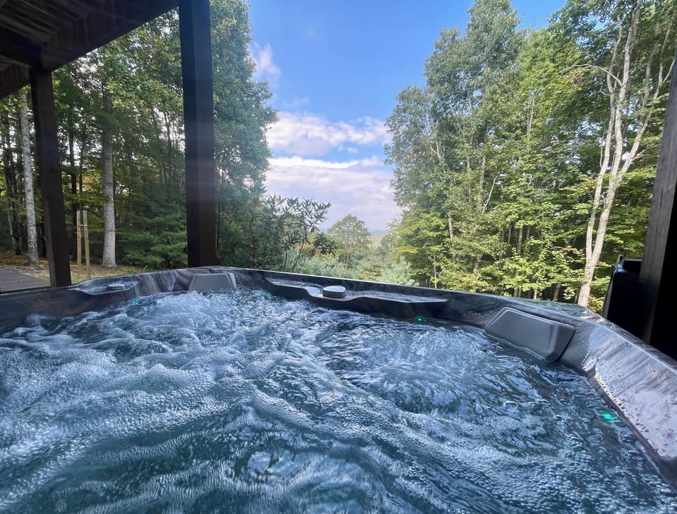Hot Tub, Additional View