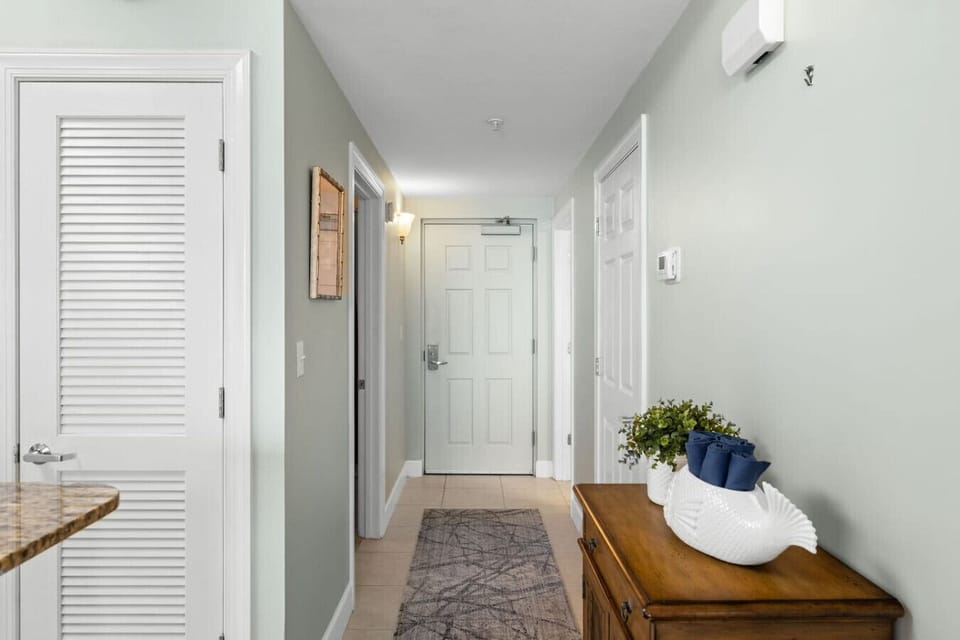 Condo Entrance/Hallway