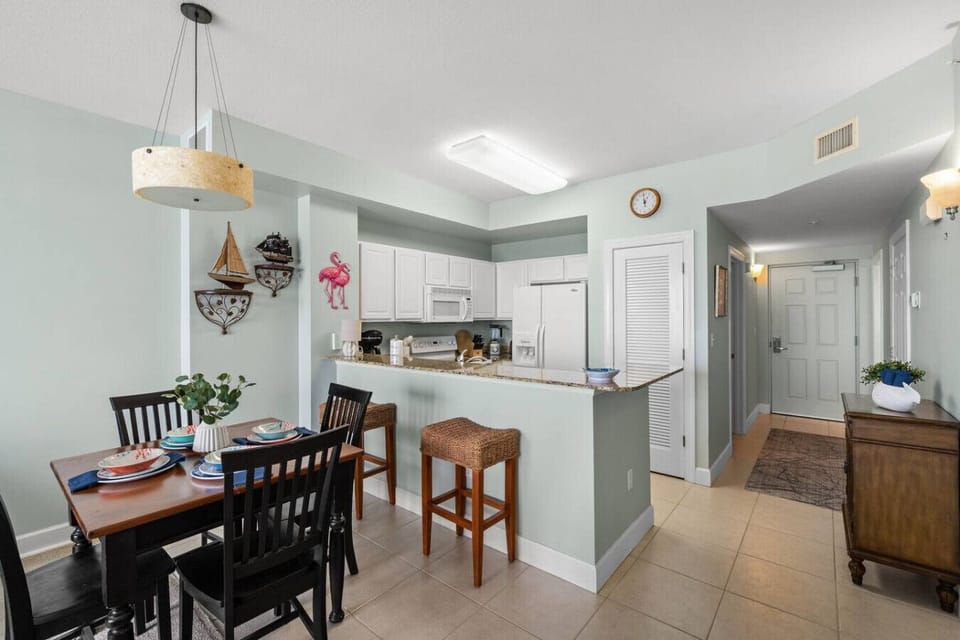 Dining Area with Seating for Four and Ocean Views