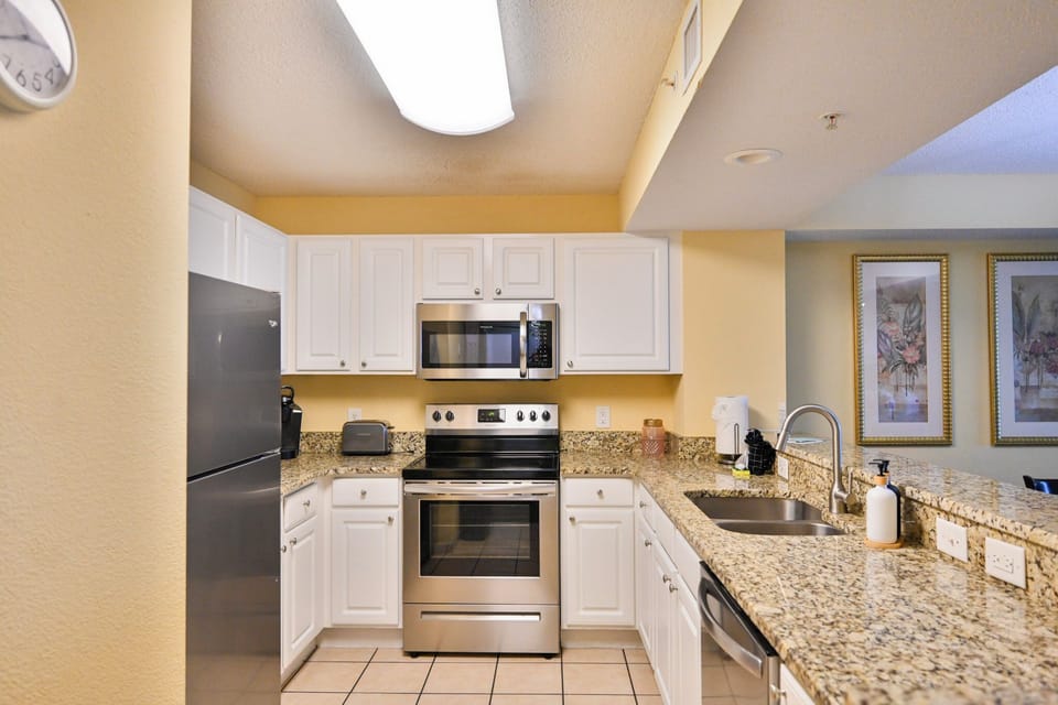 Fully equipped kitchen with open layout and everything needed to cook
