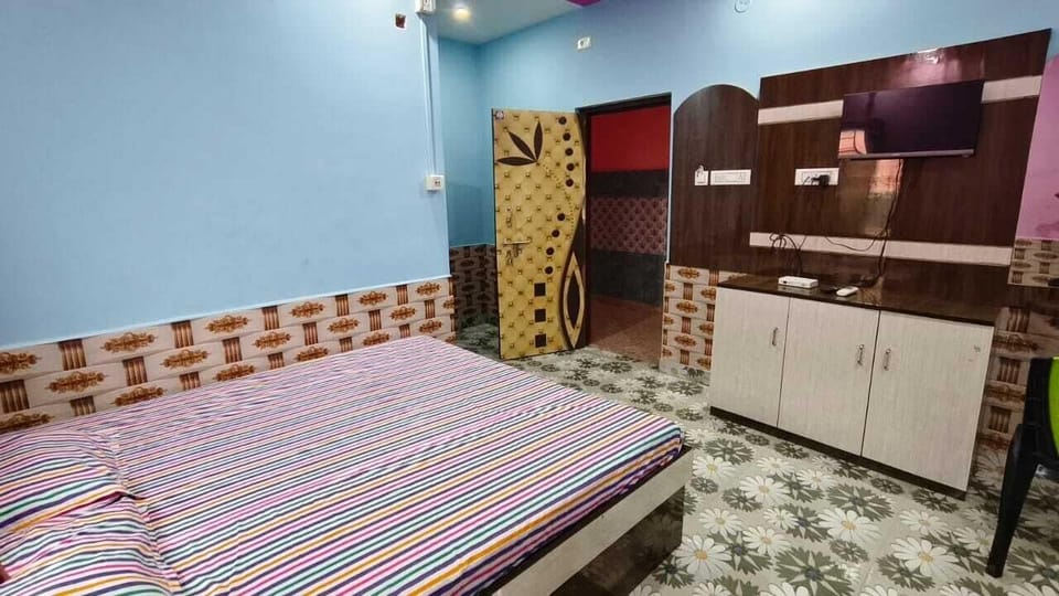 Deluxe Double Room, City View | Desk, laptop workspace, free WiFi