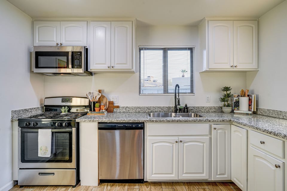 Kitchen | Refrigerator | Coffee Bar | Air Fryer