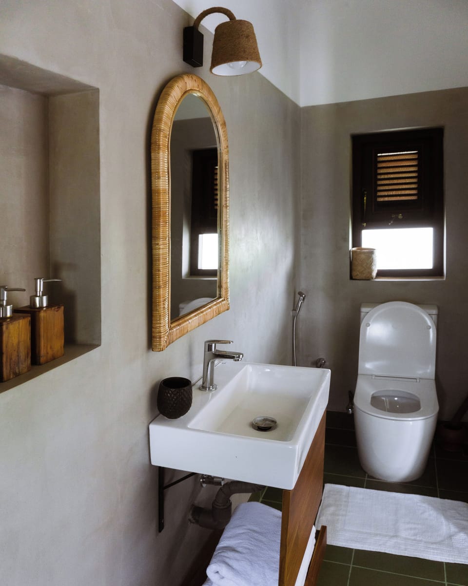 Classic Double Room, Garden View | Bathroom | Bidet, soap, toilet paper