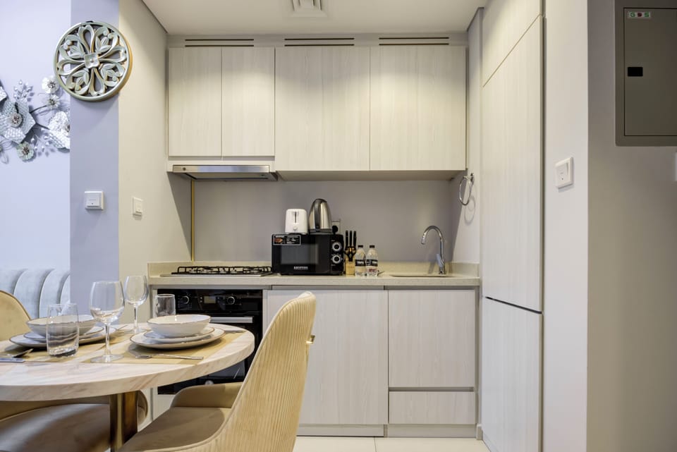 Deluxe Apartment, Balcony, City View | Private kitchen | Espresso maker, electric kettle