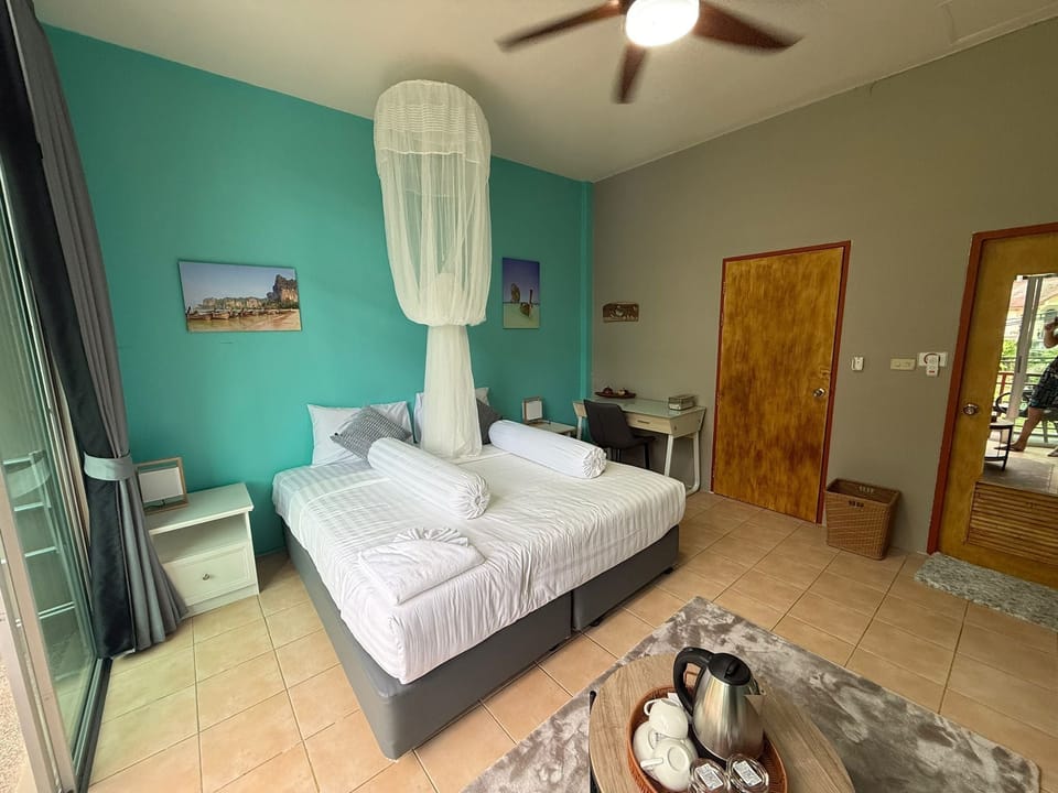 Deluxe Double Room, Balcony | Blackout drapes, iron/ironing board, free WiFi