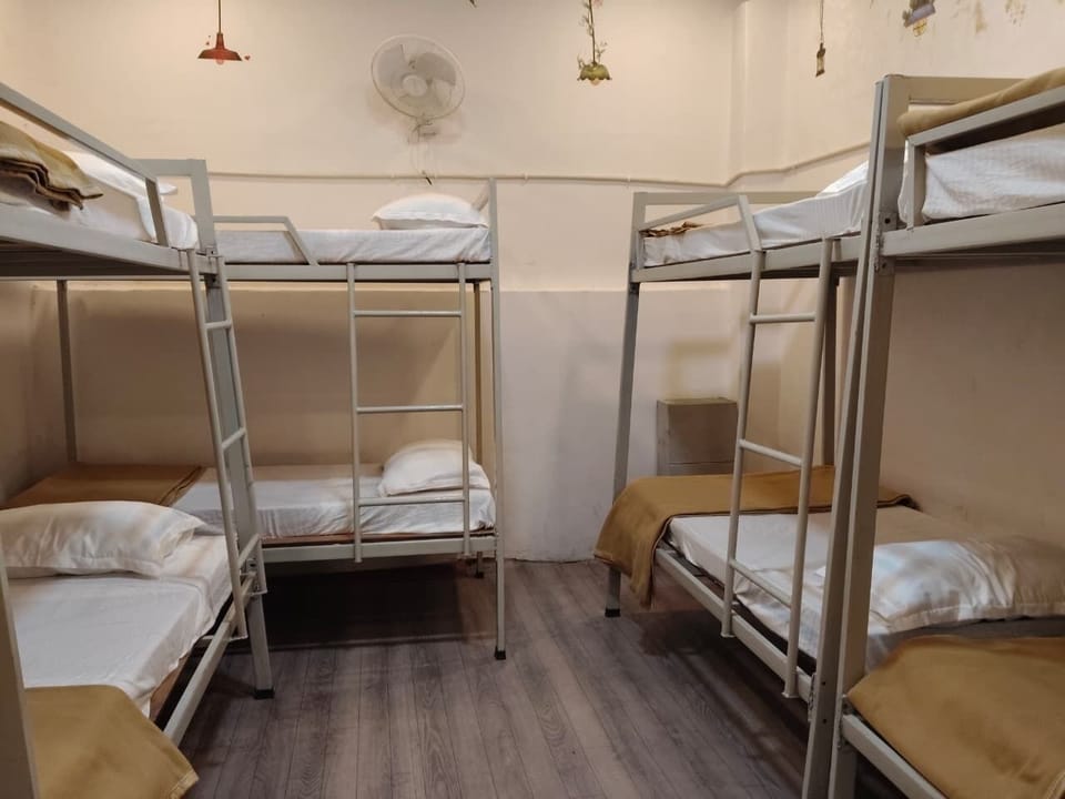 Shared Dormitory | Free WiFi