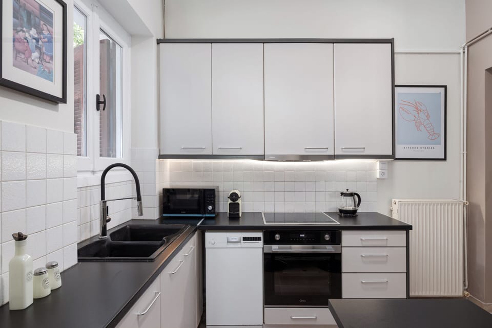 House, Garden View | Private kitchen | Full-size fridge, microwave, oven, stovetop