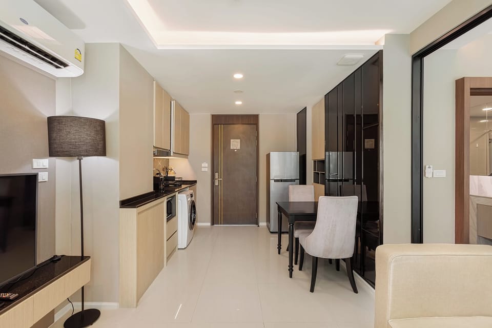 Standard Apartment, Balcony, Pool View | Private kitchen | Electric kettle, toaster