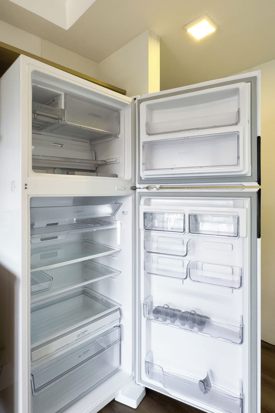 Comfort Studio Suite, 1 Queen Bed, Kitchenette, City View | Private kitchen