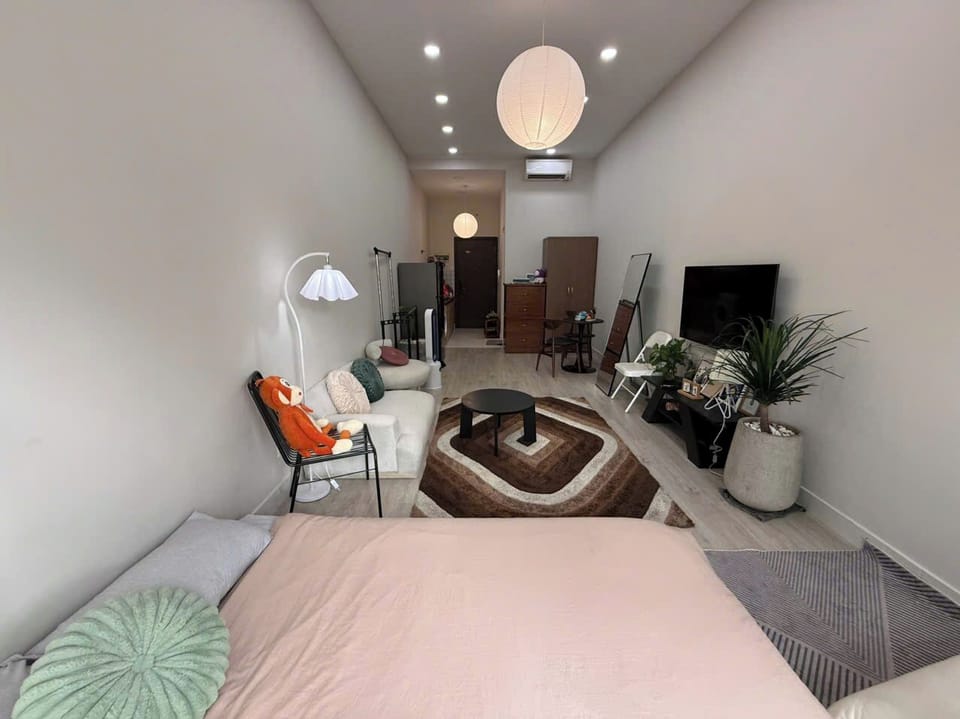 Blackout drapes, soundproofing, iron/ironing board, free WiFi