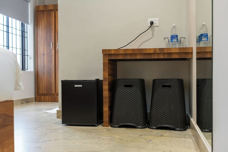 2 BedRoom Suite | Desk, laptop workspace, free WiFi