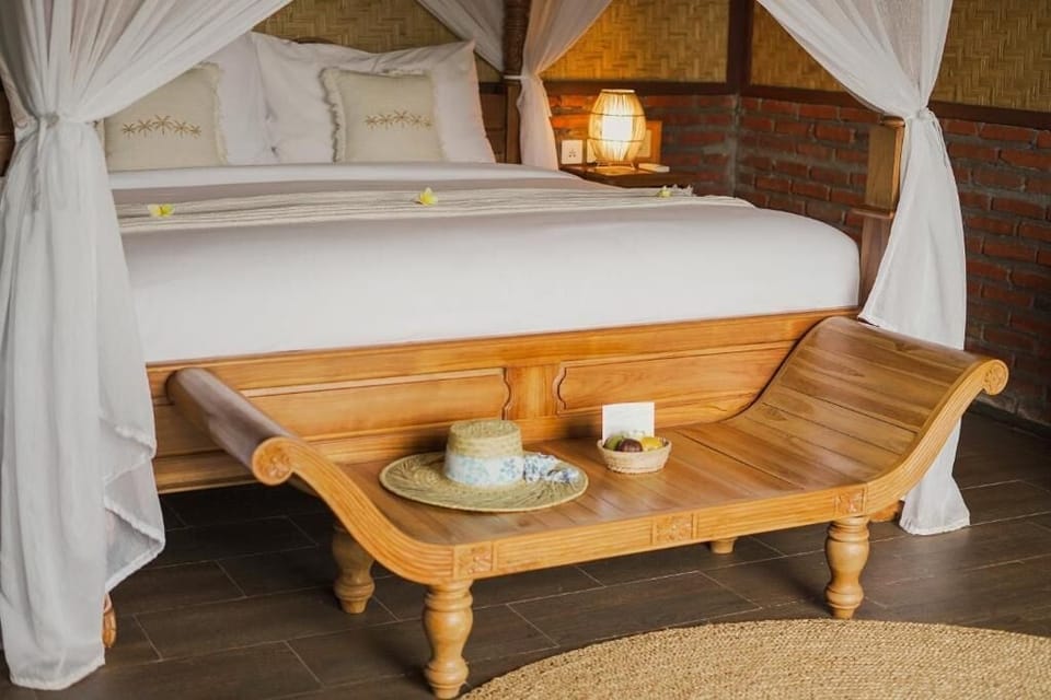 Deluxe Room, Balcony, Garden View | In-room safe, free WiFi