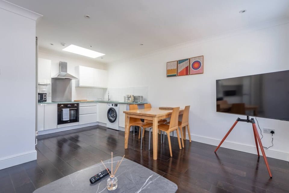 Open-plan space where you can cook, eat, and Netflix all at once