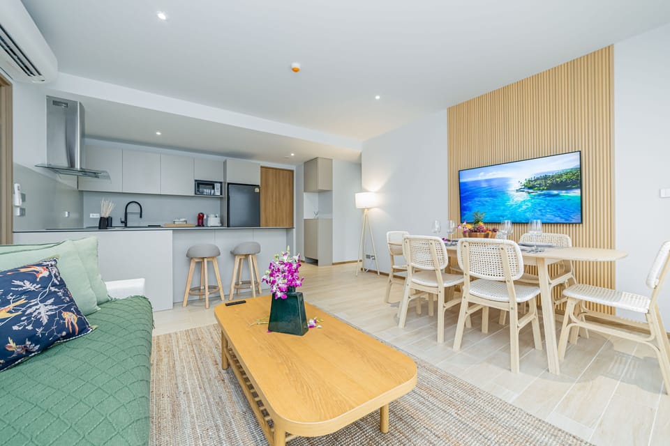 Apartment, 2 Bedrooms, Kitchen | Living area