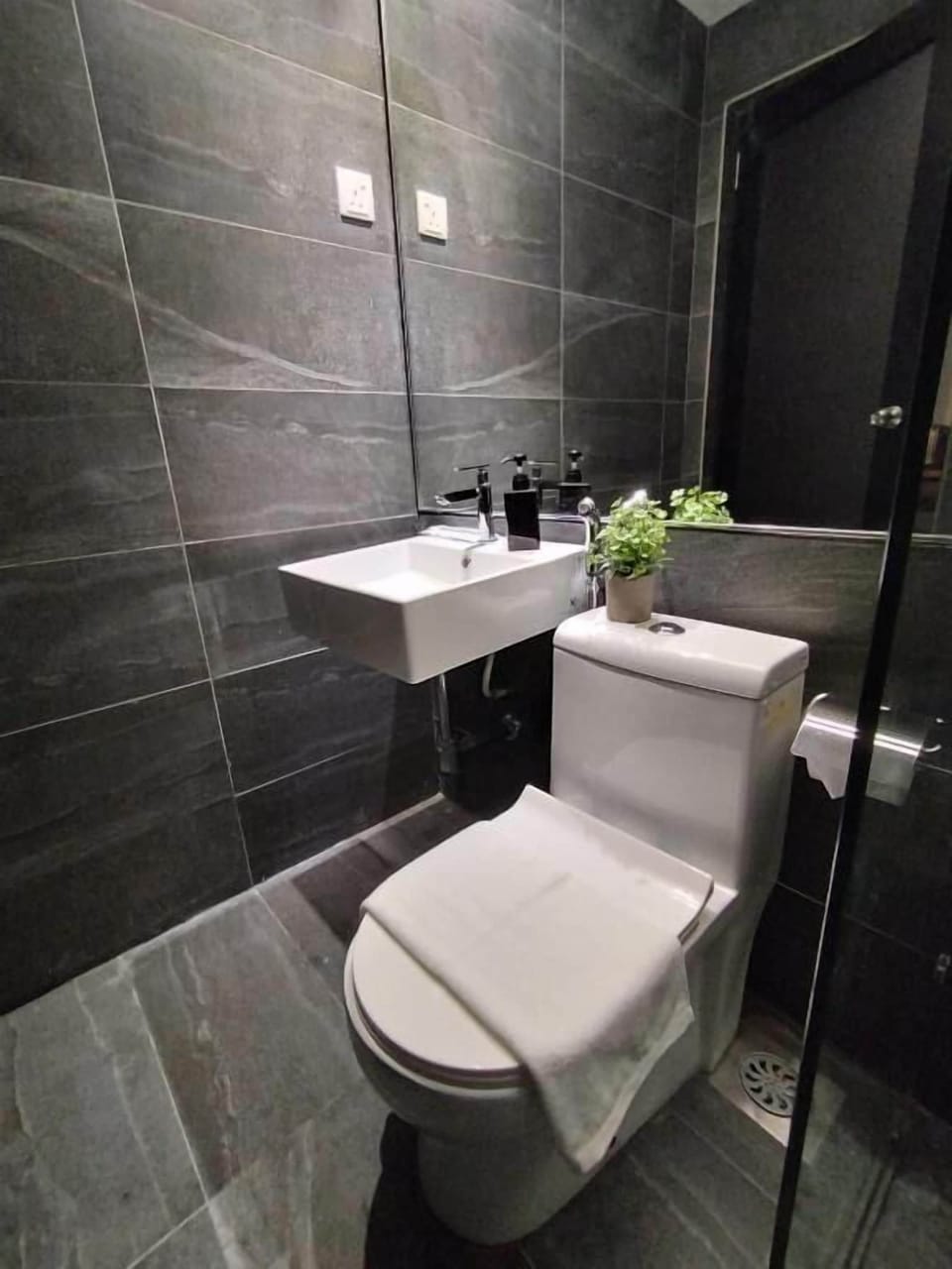 Standard Single Room | Free WiFi