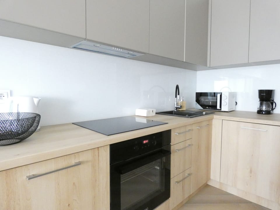 Apartment | Private kitchenette | Electric kettle